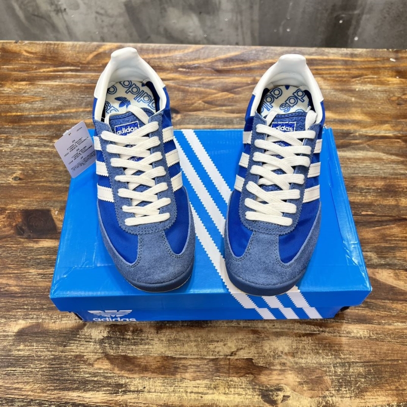 Adidas Sneakers